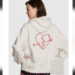 PINK VS Ivy Fleece Campus 2026 Valentines  Half Zip Hoodie. Cream. Size L